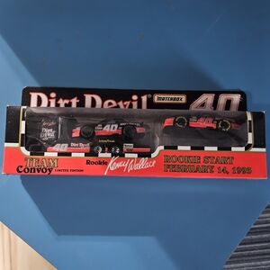 Match Team Convoy Dirt Devil Set - Red and Black